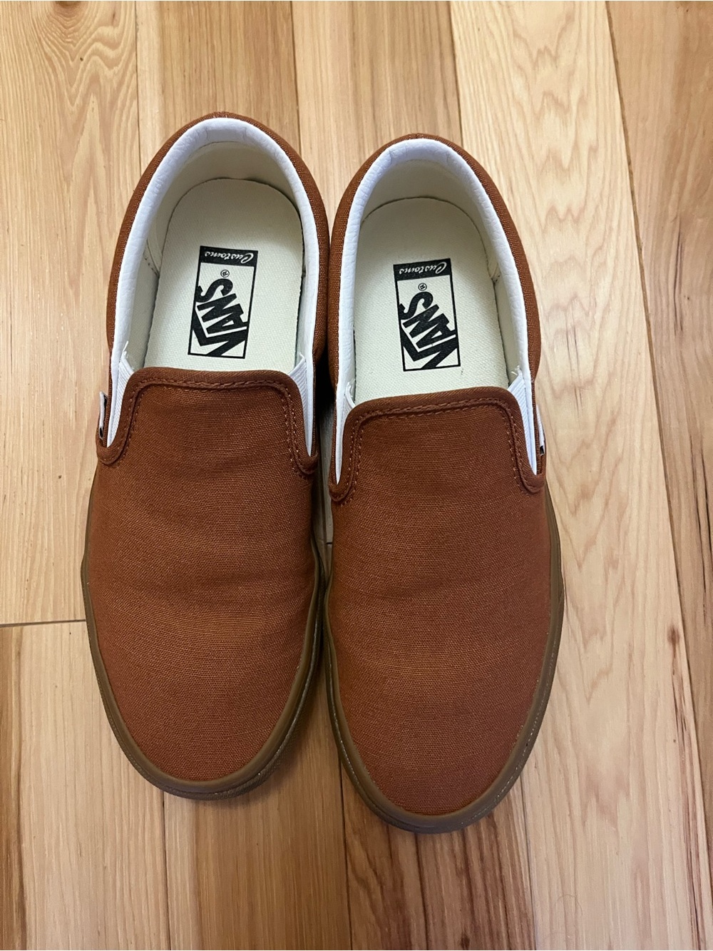 BRAND NEW Vans Classic Slip-On in Rust Canvas, 7m/8.5w